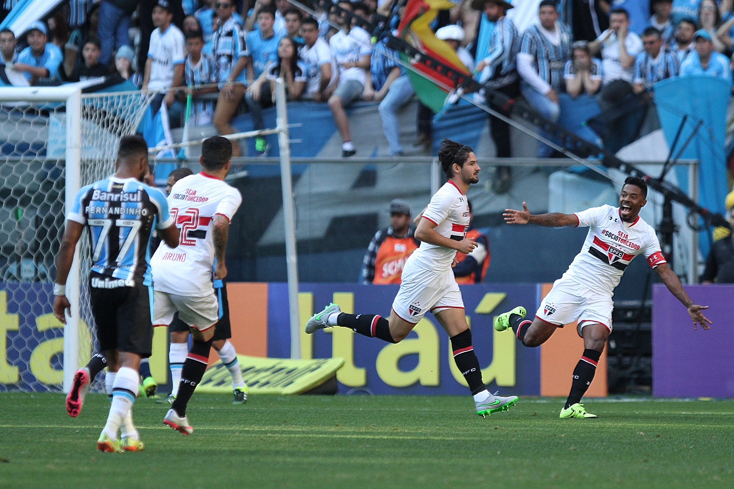 Grêmio é superado pelo São Paulo na Arena