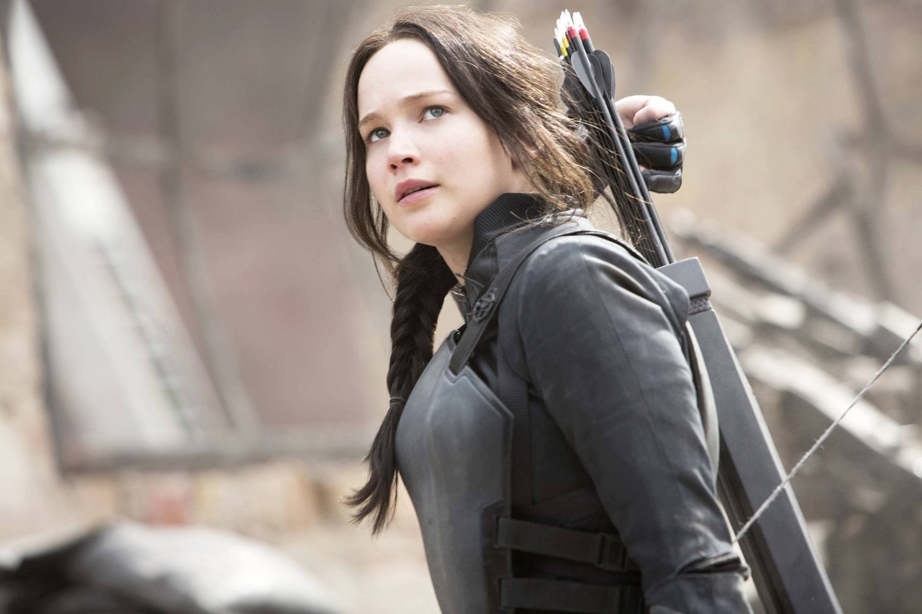 Katniss volta ao Distrito 12 em novo trailer de “Jogos Vorazes”