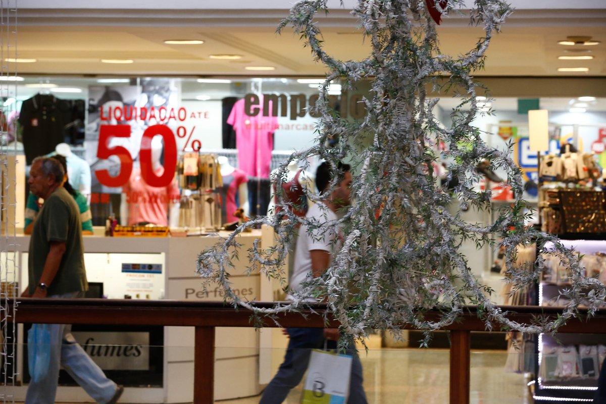 Shoppings estão investindo pesado em campanhas natalinas – Alameda Shopping em Taguatinga – Brasília, DF – 27/10/2015