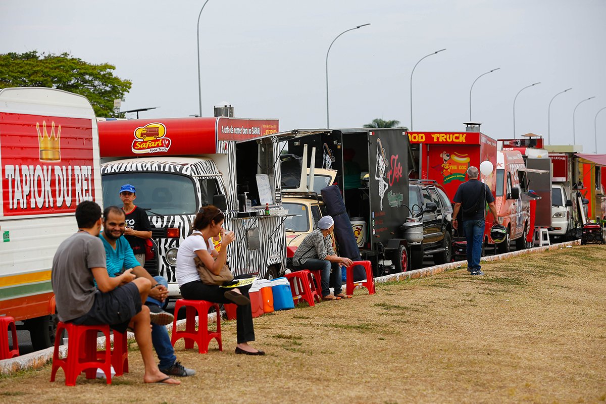 Food trucks na praça do cruzeiro