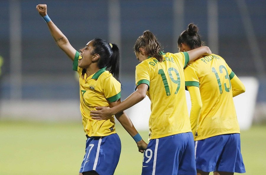 Mulheres e meninas no futebol: o preconceito contra elas no esporte