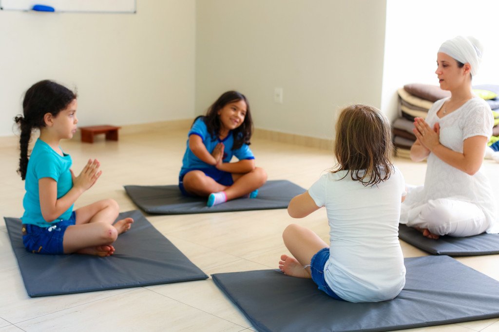Yoga para Crianças: Um Caminho Divertido para o Bem-Estar! - Conexão  Fitness & Beleza