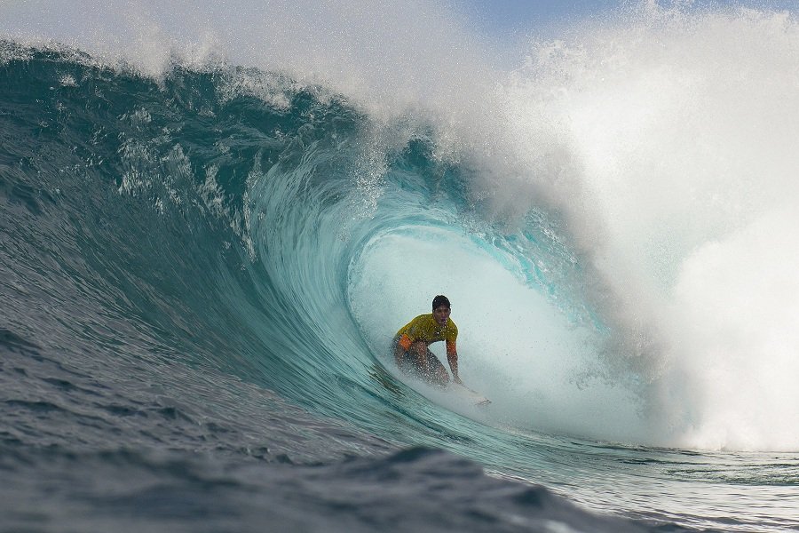 Gabriel Medina é campeão em etapa na Austrália; Tatiana Weston