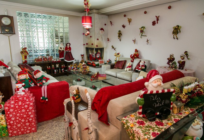 Então é Natal. Família decora a casa inteira (inteira mesmo) para o ...