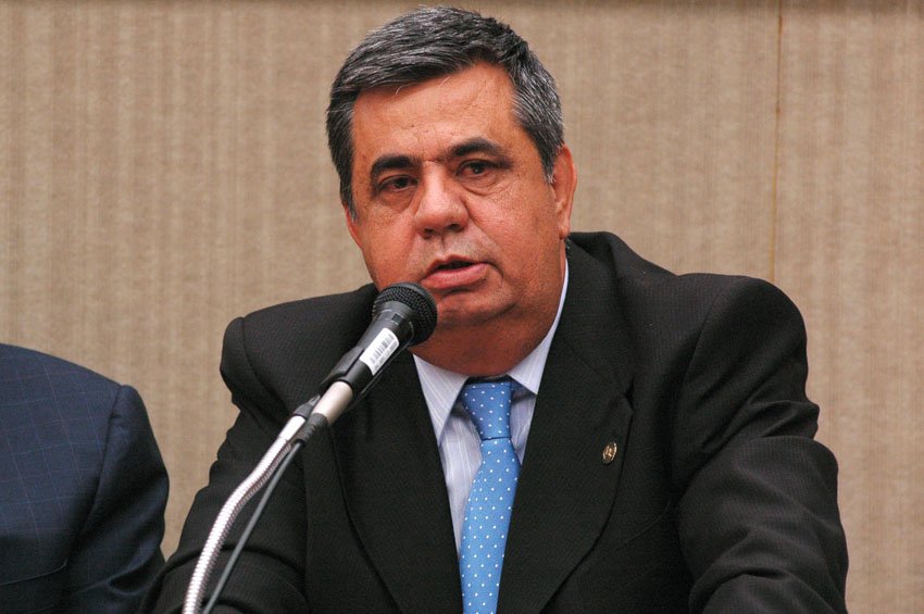 Pai de ministro do Esporte nomeou ex-mulher de Cabral na Alerj