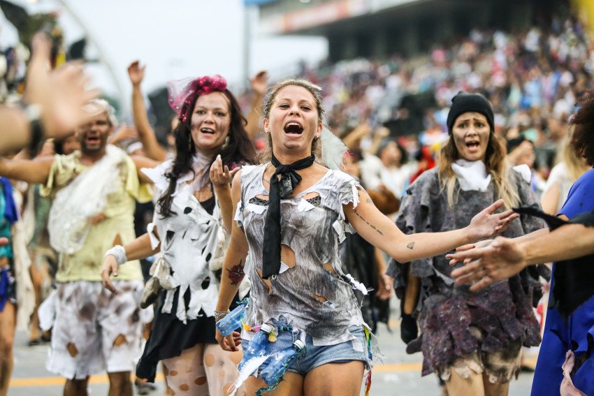 Prefeitura de SP cancela carnaval de rua, mas mantém desfile no
