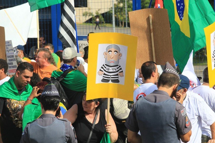Centenas De Manifestantes Pr E Contra Lula Protestam Em F Rum Em Sp Metr Poles
