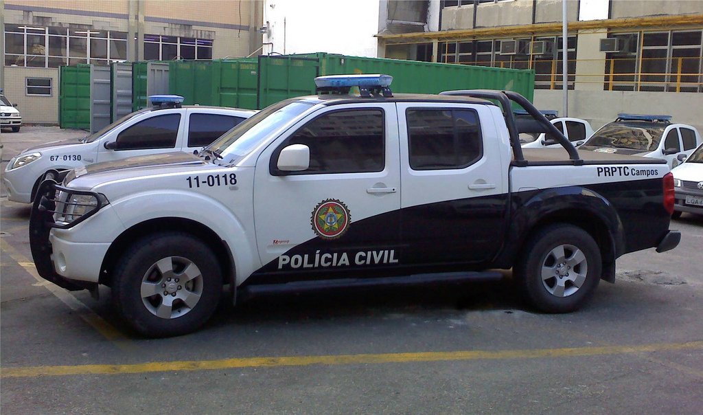 Cabine_dupla_-_Polícia_Civil_-_Rio_de_Janeiro