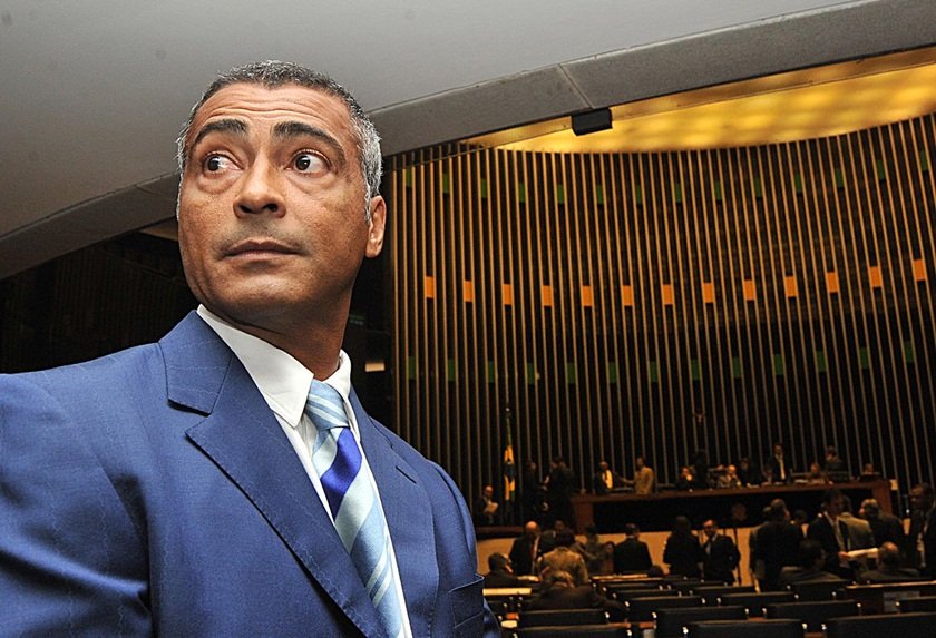 O senador Romário criticou o ministro Milton Ribeiro