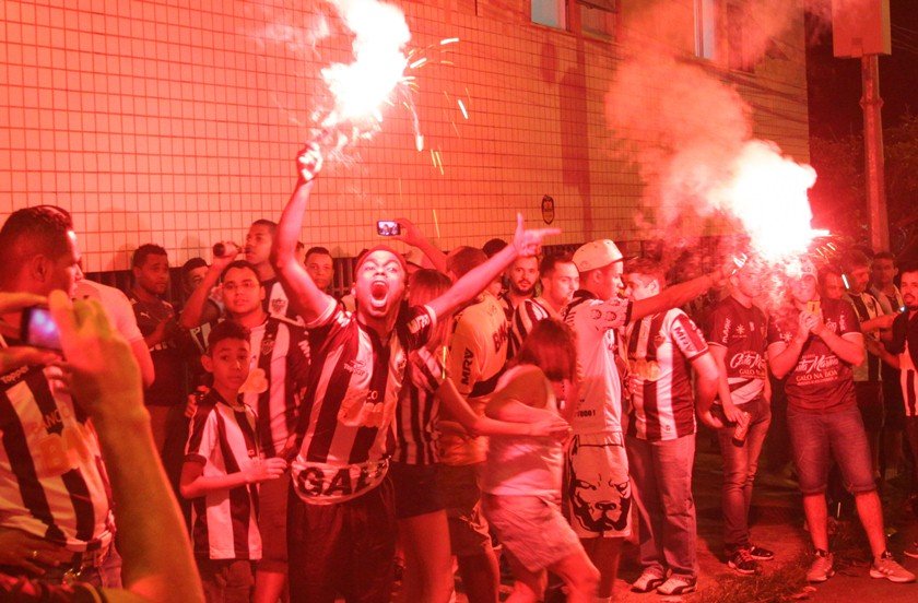 Atletico Mg E Denunciado Por Cantos Homofobicos Que Citam Bolsonaro