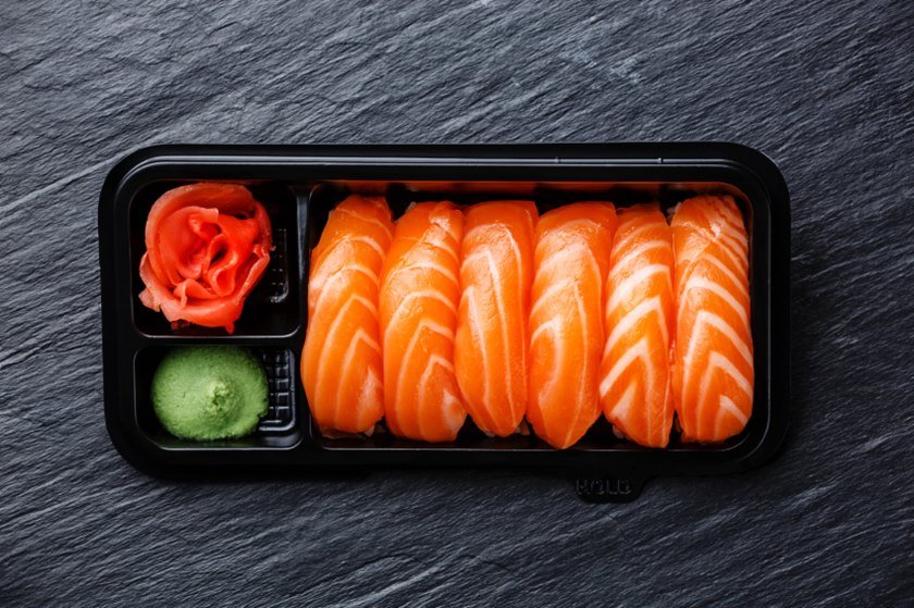 salmão sushi