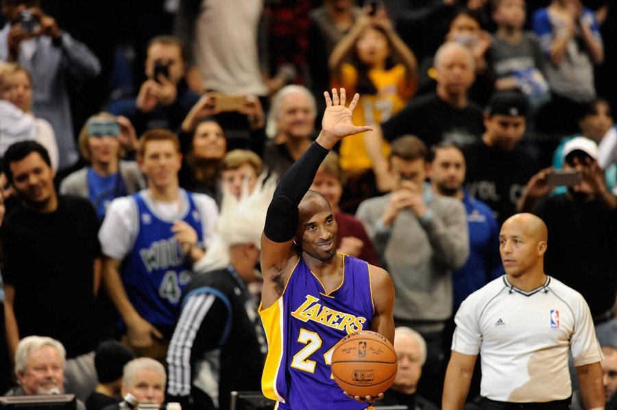 Ex-jogador de basquete americano Kobe Bryant morre em acidente aéreo -  Notisul