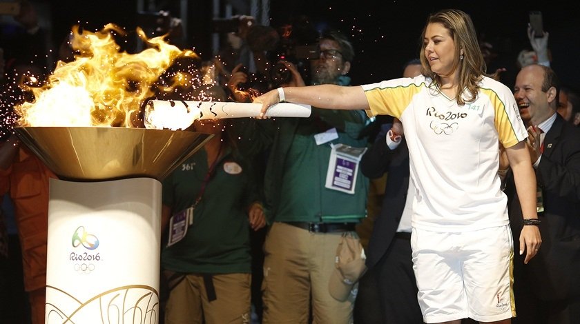 Fogo olímpico da chama da tocha dos jogos do esporte