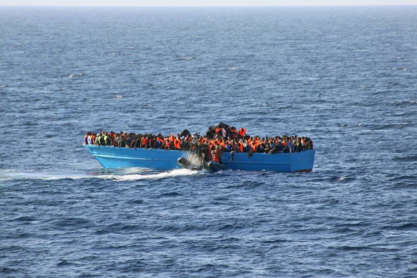 migrantes mediterrâneo