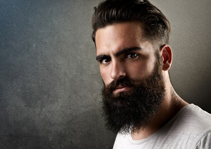 Homem modelo barbudo barba