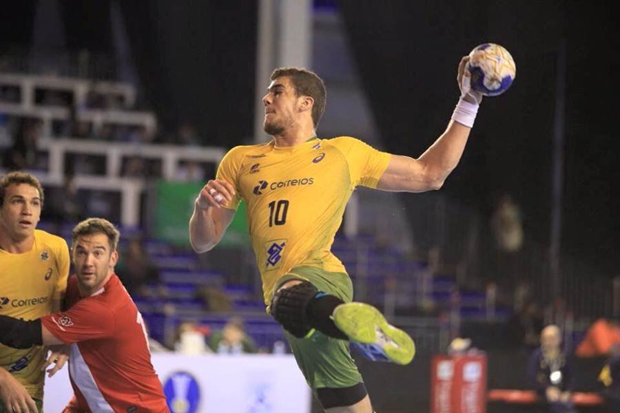 Na raça! Brasil defende bem, supera catimba alemã e vence no handebol  masculino - Lance!