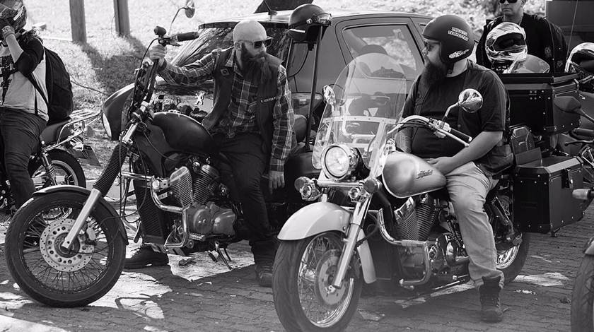 Amigos largam tudo para percorrer de moto a América Latina em um