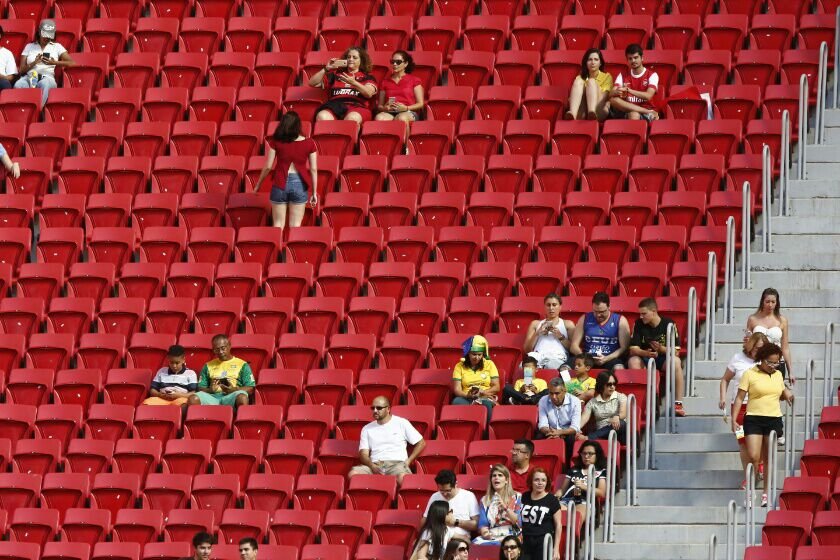 Futebol feminino é sucesso de público e atrai torcedor para estádio