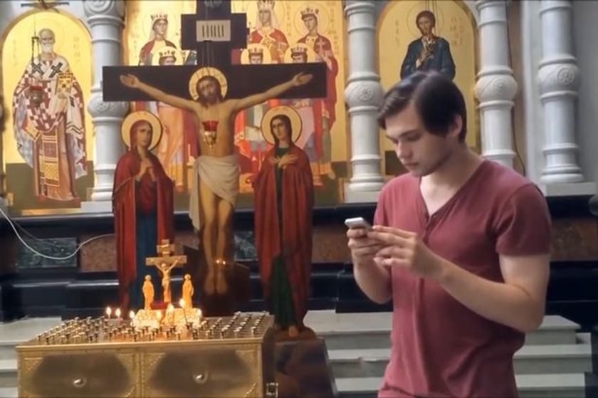 Jovem é preso após jogar Pokémon Go em igreja