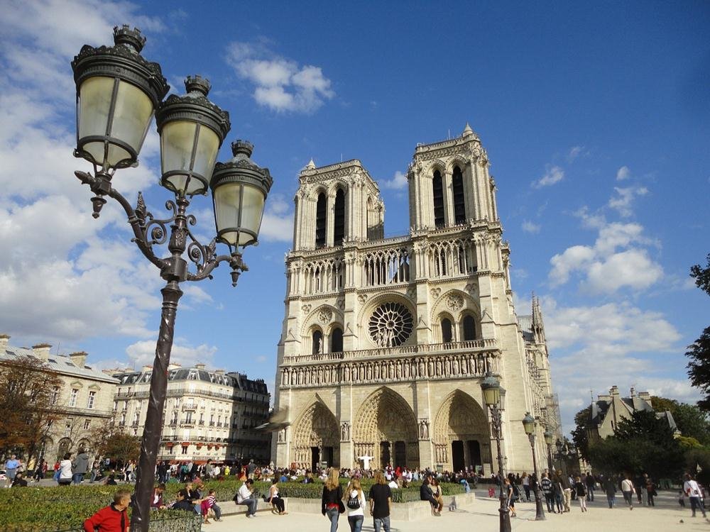 Reconstrução Da Catedral De Notre-Dame, Em Paris, Será Idêntica à ...