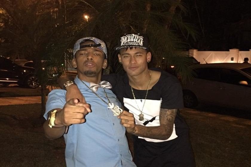 Nego do Borel posta foto com Neymar e 