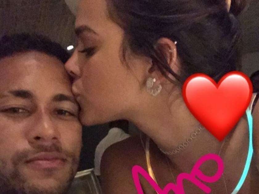 Modelo de jaqueta usado por Neymar em Londres chega a custar R$ 60 mil.  Entenda! - Purepeople