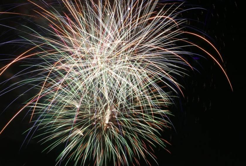 Imagem colorida de fogos de artifício