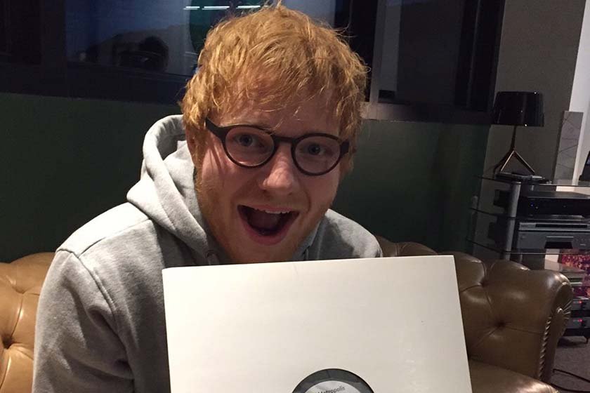 Ed Sheeran Esconde Bilhete Para Fãs Em Um De Seus Novos Discos Metrópoles