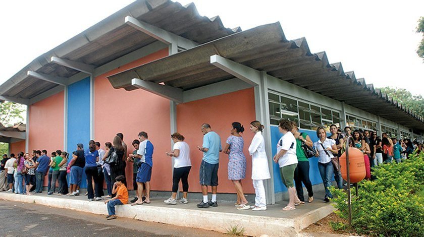 Resultado de imagem para DF VACINA FEBRE AMARELA FILA