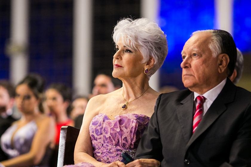 Isadora Trevizoli e Leonardo Daher casam-se em noite cheia de