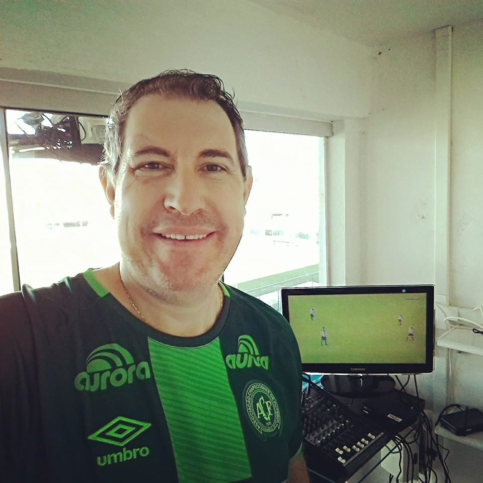 Jornalista Rafael Henzel diz que quer narrar jogo da Chape em janeiro