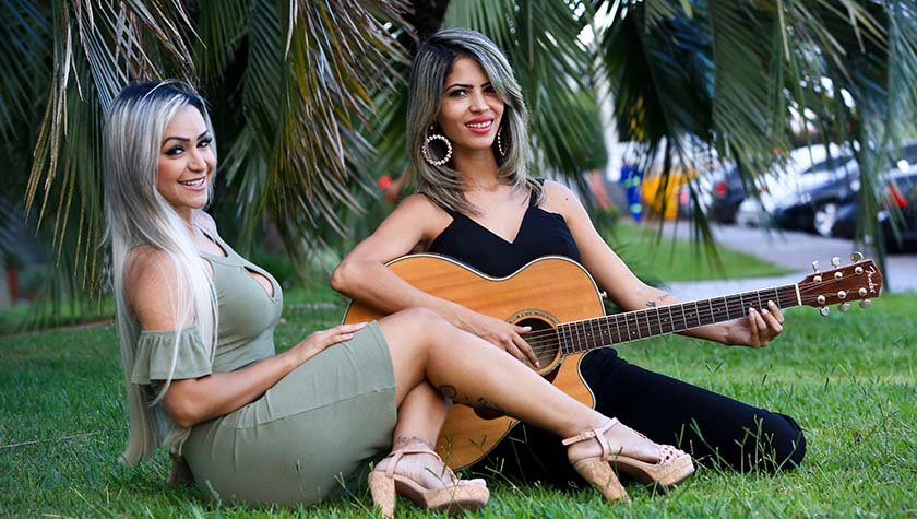 Paula e Paolla – dupla sertaneja
