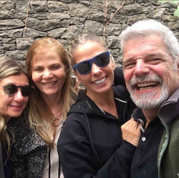 Simone, da dupla sertaneja com a Simaria