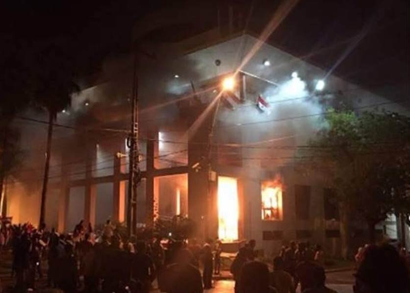 Manifestante é morto por policial em ataque ao Congresso do Paraguai -  Metrópoles