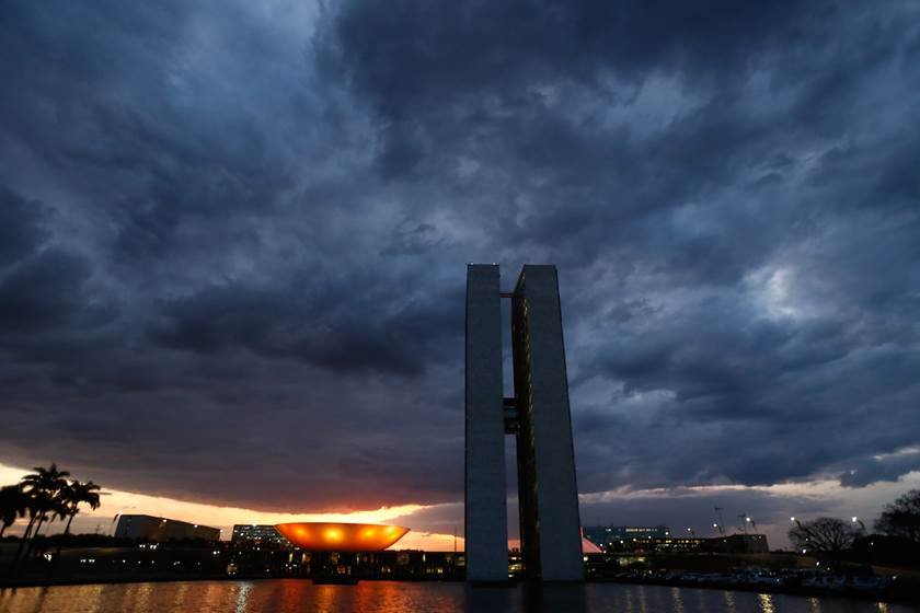 Fim de tarde na Esplanada dos Ministérios e Congresso Nacional – Brasília – DF 31/08/2016