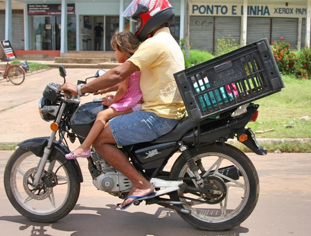 Levar criança em motos? Agora, só se ela tiver de 11 anos para cima