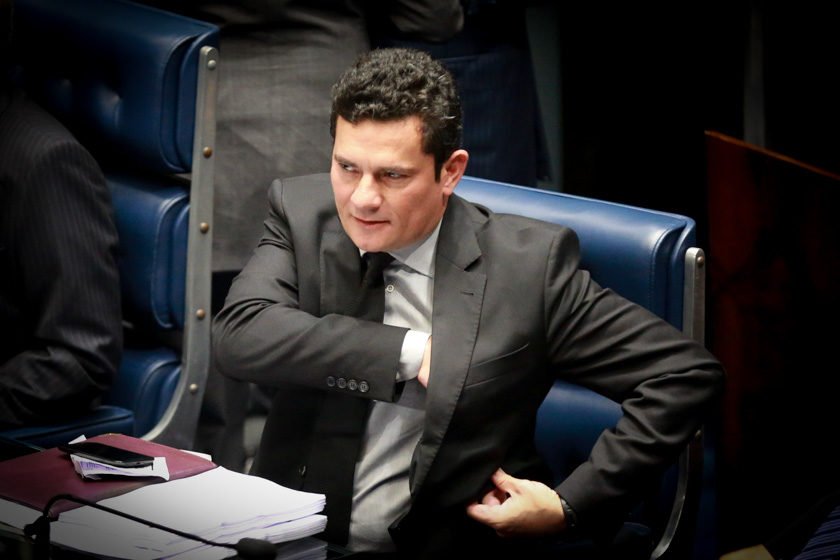 Resultado de imagem para sergio moro celular