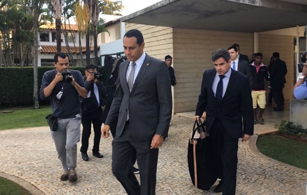 aécio polícia federal lava jato