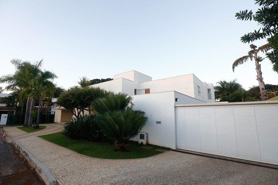 Residência alugada do senador Aécio Neves no Lago Sul QL 22 conjunto 9 casa 18 - Brasília(DF), 25/05/2017