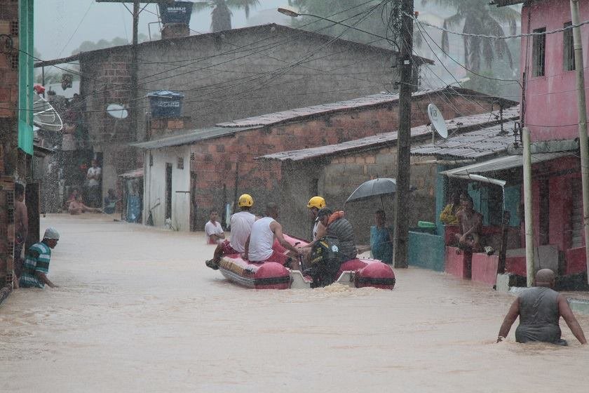 Chuva deixa famílias desalojadas na Mata Sul de Pernambuco