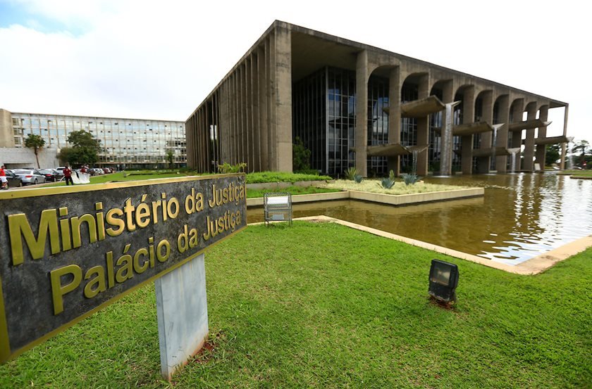 Imagem colorida da fachada do Palácio da Justiça, sede do MJSP - Metrópoles