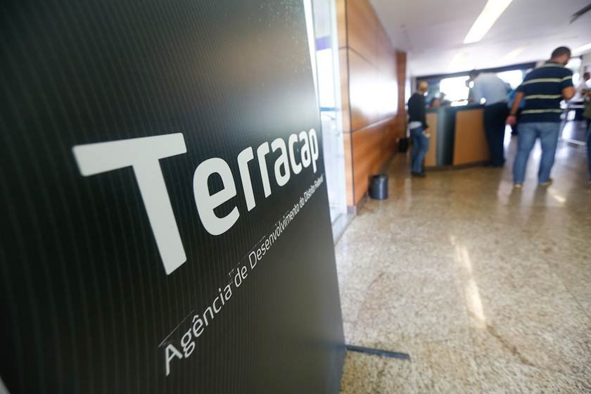 Super salários na Terracap – Brasília(DF), 07/04/2017