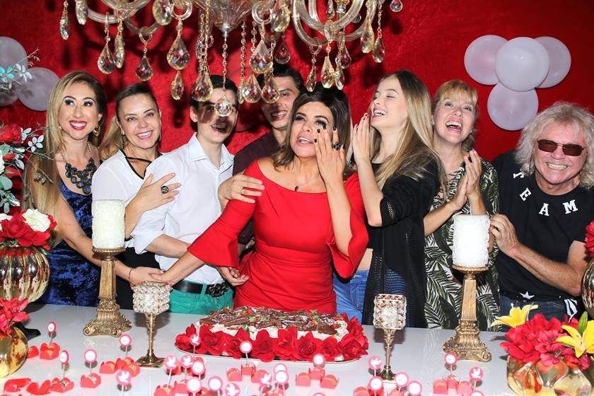 400918_mara_maravilha_comemora_aniversario_com_amigos_em_mansao_em_alphaville_sp_g