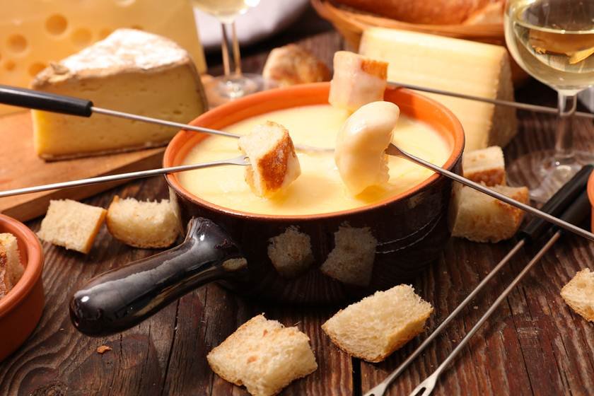 Fondue de queijo com pão