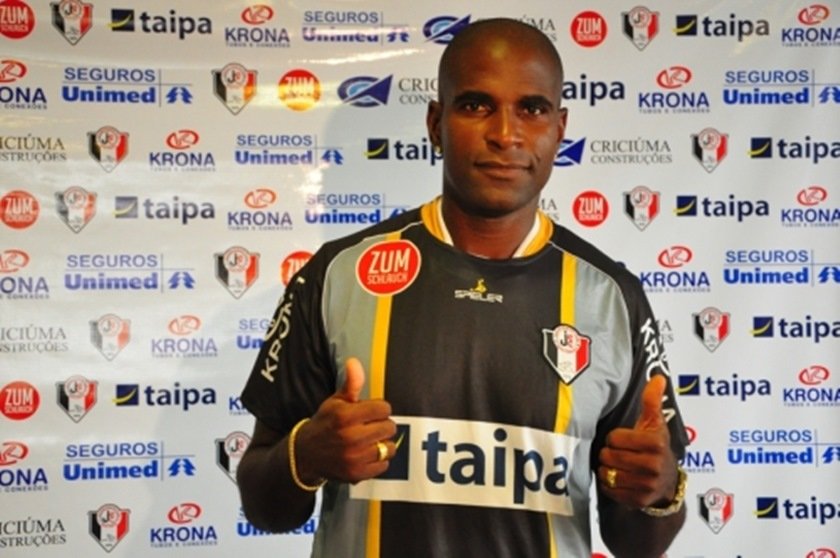 max goleiro