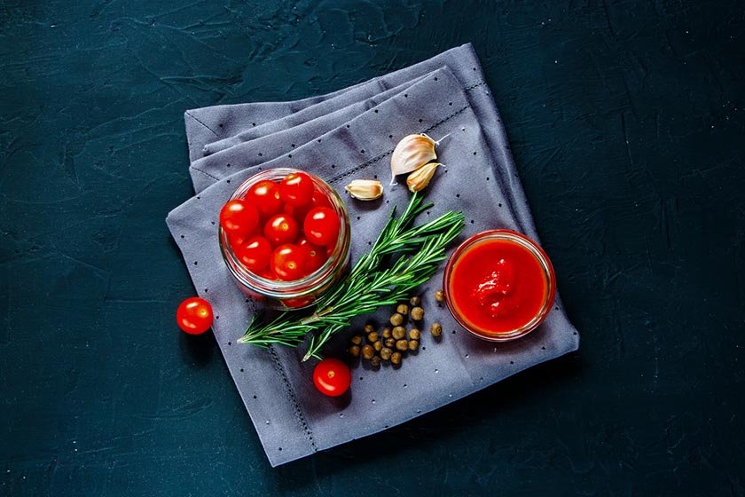 Cooking cherry tomato sauce