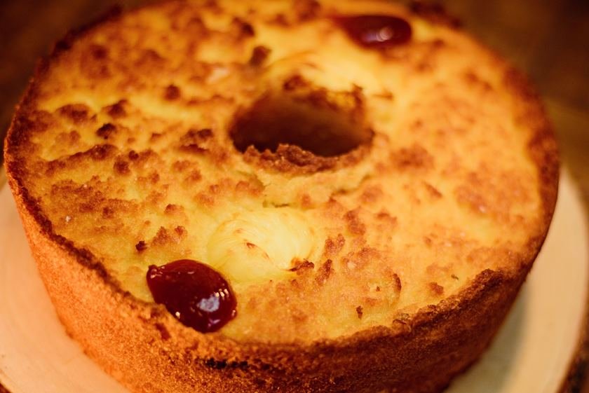 Bolo de mandioca com goiabada