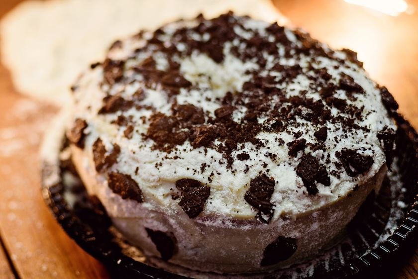bolo de Leite Ninho com biscoito Oreo