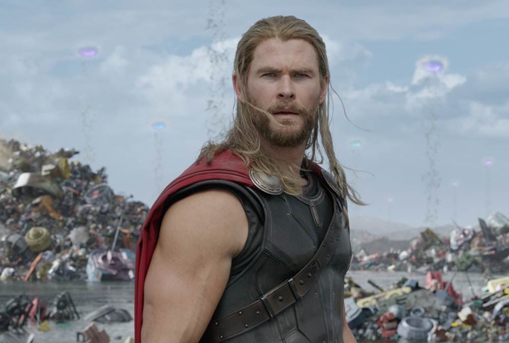 Thor: Ragnarok  Tom Hiddleston e Chris Hemsworth falam sobre o que esperar  do filme