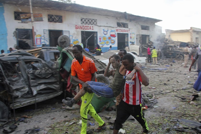 Explosão em hotel da capital da Somália deixa 13 mortos